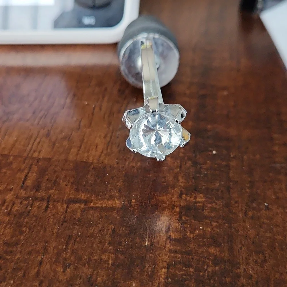 DIAMOND RING BOTTLE STOPPER. - Picture 3 of 3